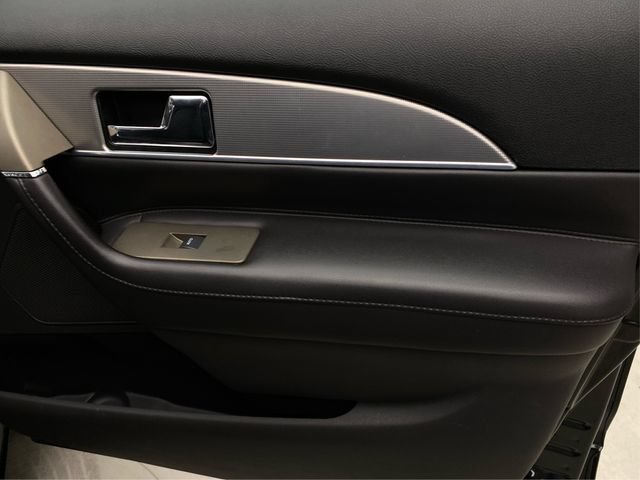 Used 2014 Lincoln MKX AWD w/ Equipment Group 101A image 25