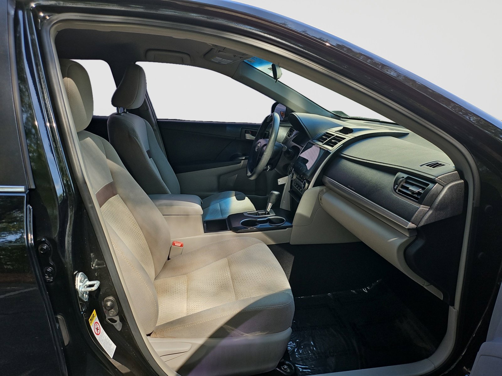Used 2012 Toyota Camry FWD image 14