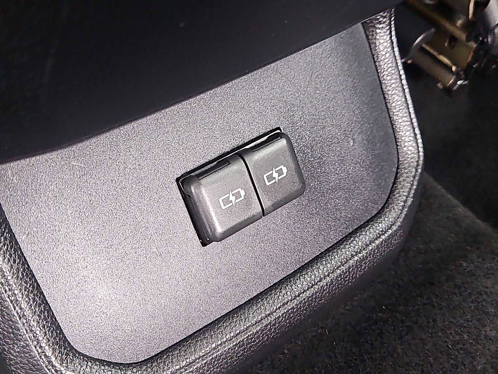 Used 2022 Toyota Highlander XLE AWD/4WD image 18