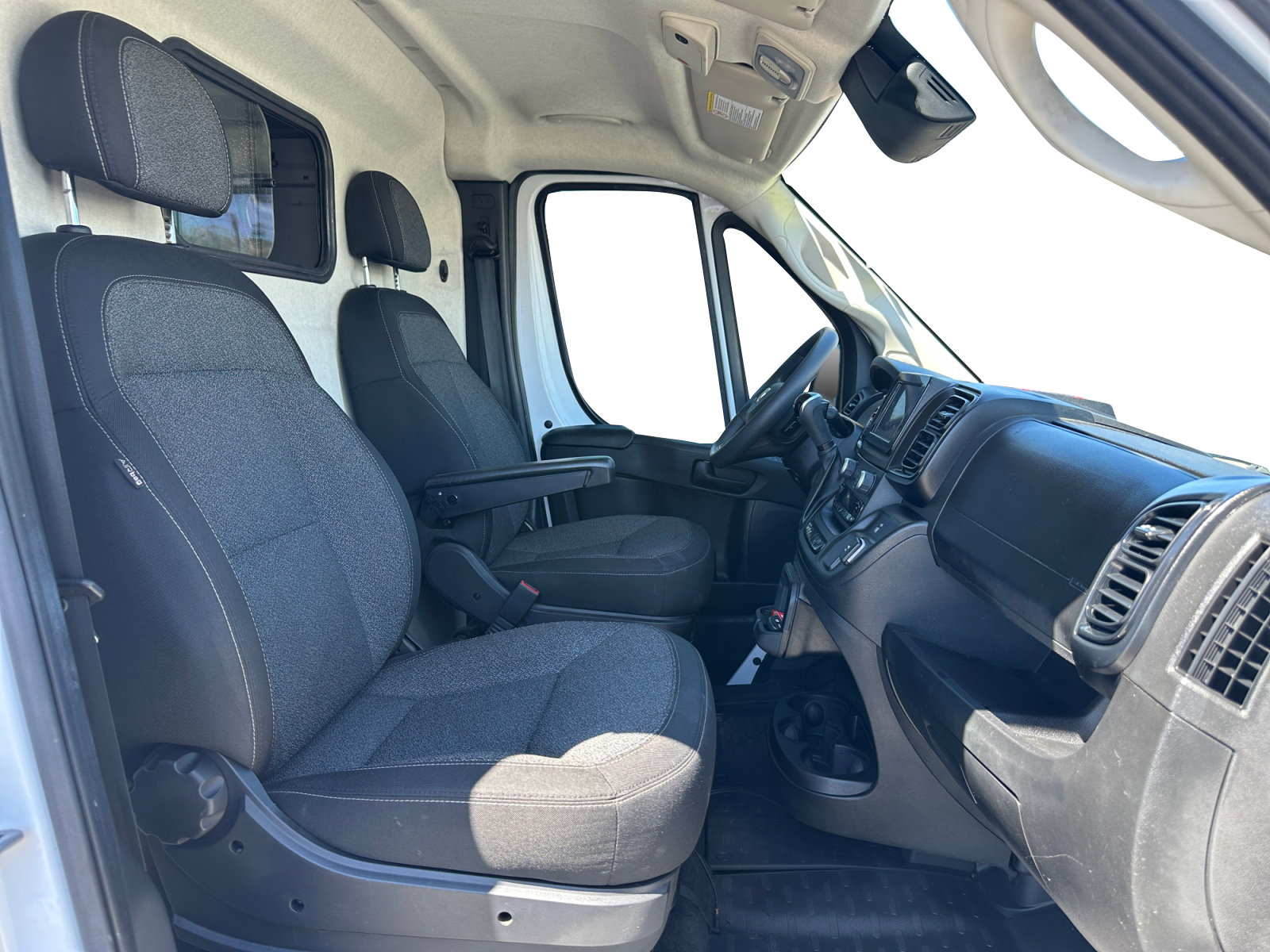 Used 2024 RAM ProMaster 2500 w/ Convenience Group FWD image 15