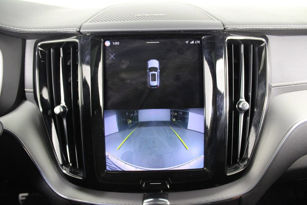 Used 2022 Volvo XC60 B5 R-Design w/ Protection Package Premier FWD image 28