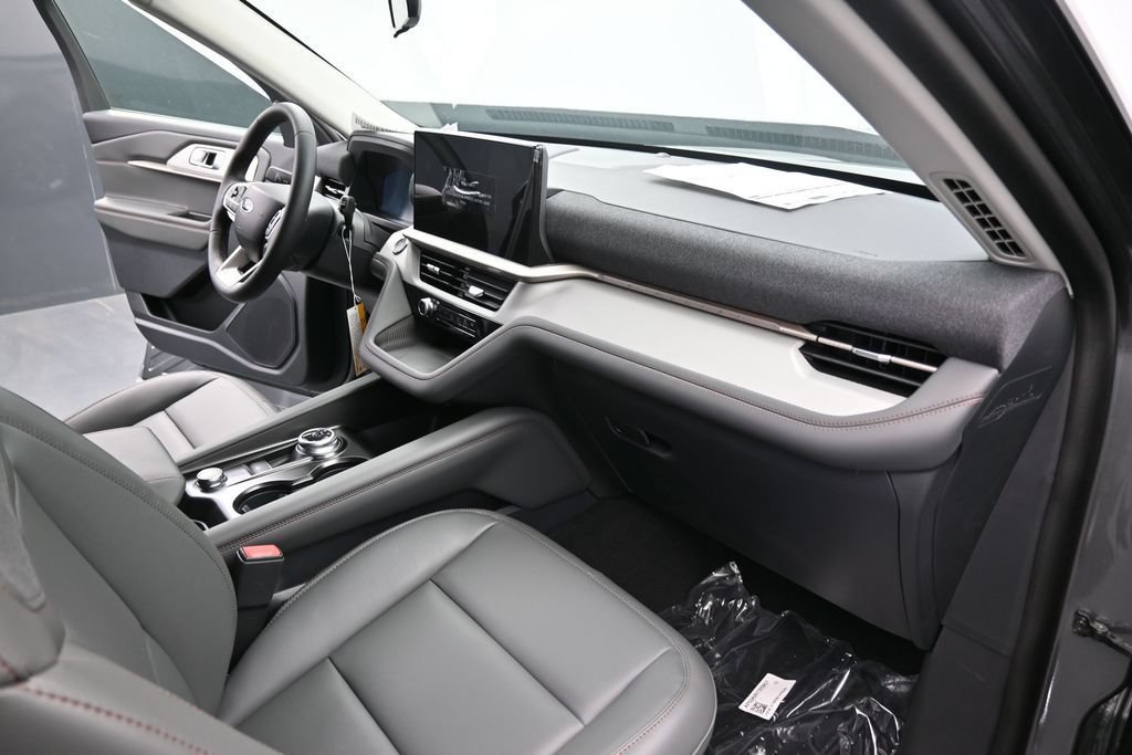 New 2026 Ford Explorer Active w/ Active Comfort Package AWD/4WD image 11