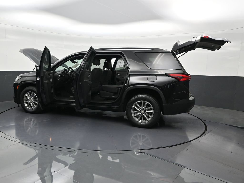 Used 2023 Chevrolet Traverse LT image 35
