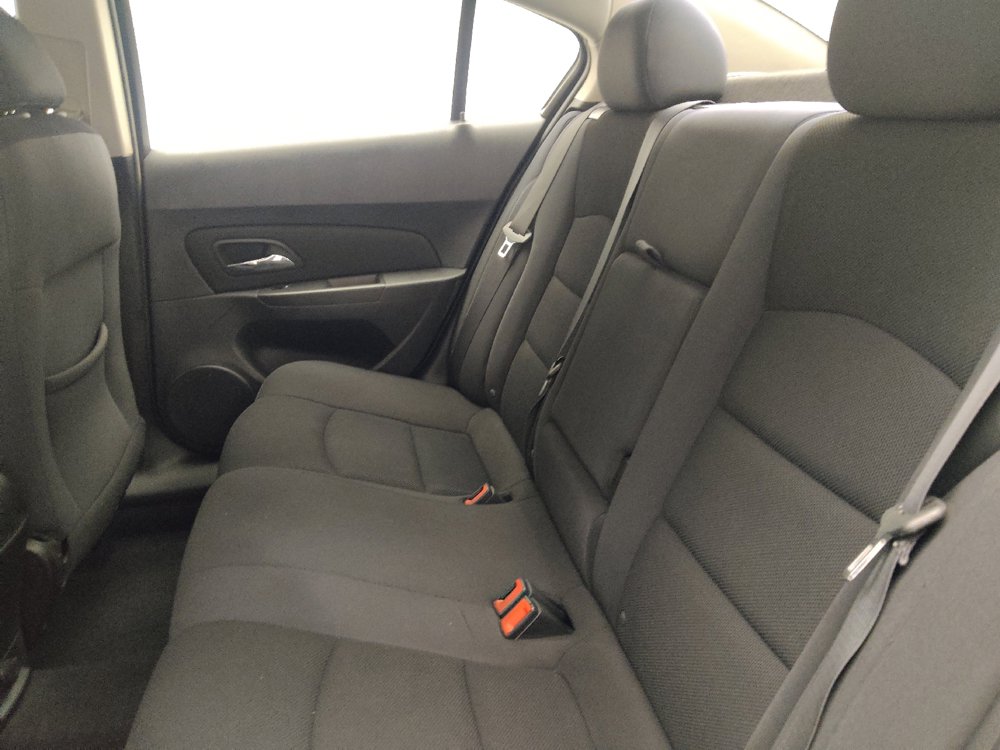 Used 2016 Chevrolet Cruze LT FWD image 18