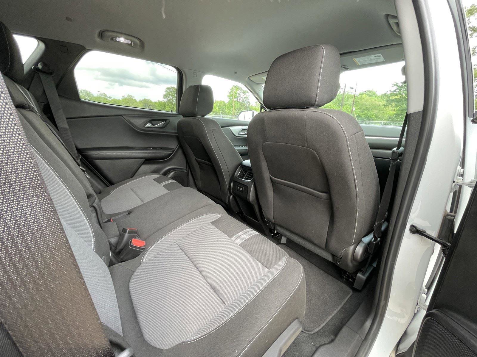 Used 2025 Chevrolet Blazer LT FWD image 38