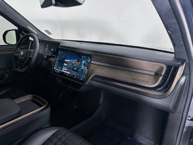 Used 2025 Rivian R1S Premium Dual AWD/4WD image 30
