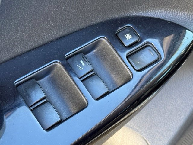 Used 2020 Mitsubishi Eclipse Cross LE FWD image 17