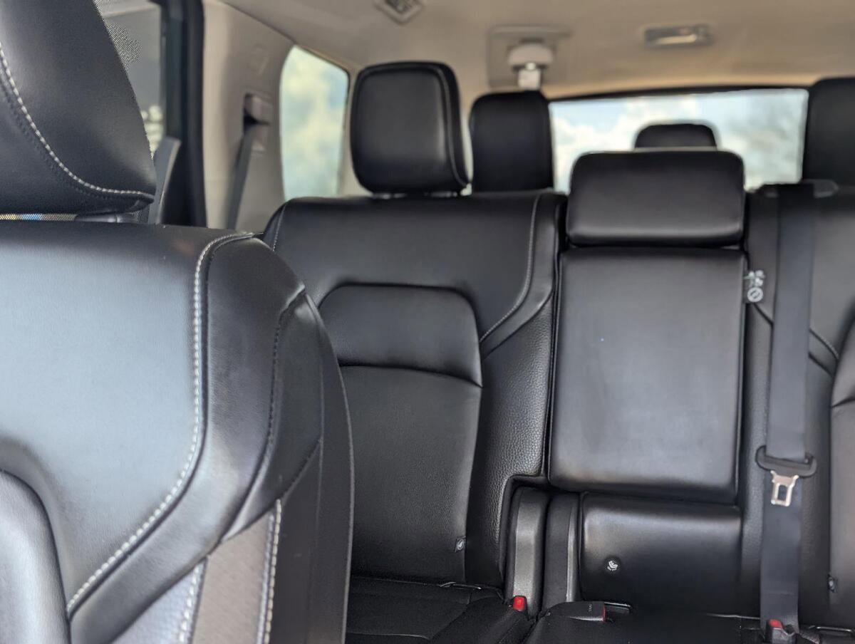 Used 2024 Nissan Pathfinder SL AWD/4WD image 18