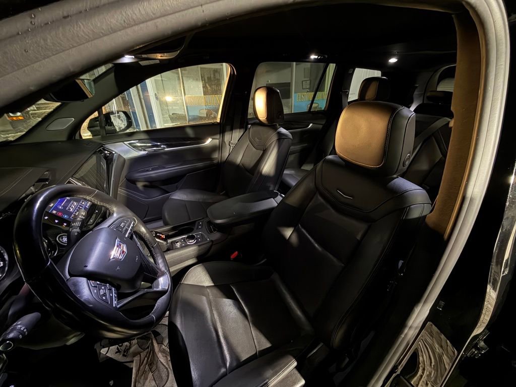 Used 2020 Cadillac XT6 Premium Luxury image 9