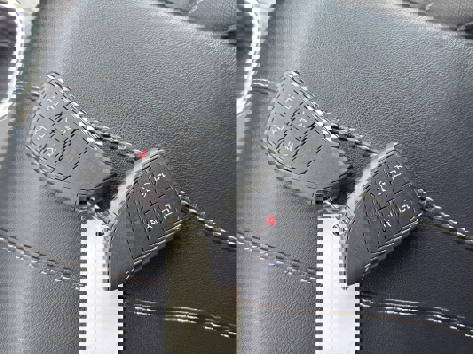 Used 2025 GMC Acadia Elevation FWD image 28