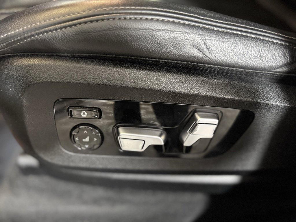 Used 2022 BMW X5 M50i w/ Premium Package image 14