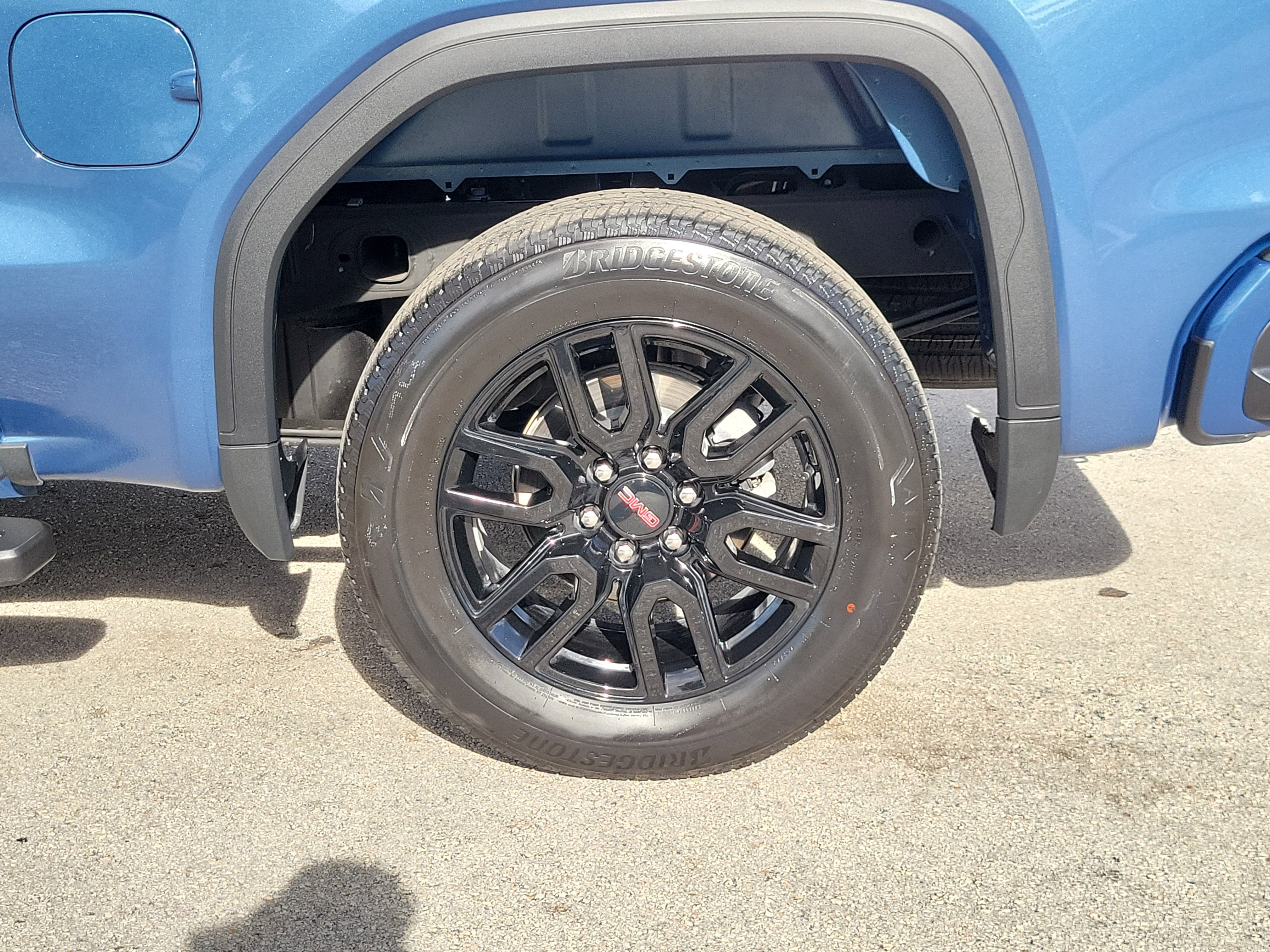 Used 2024 GMC Sierra 1500 Elevation image 27