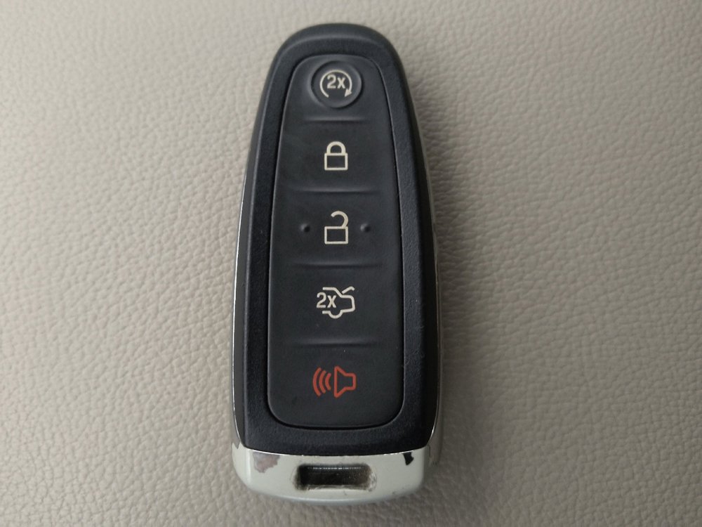 Used 2017 Ford Escape Titanium image 32