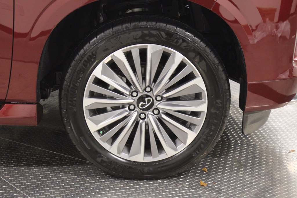 Certified 2025 INFINITI QX80 Sensory AWD/4WD image 16