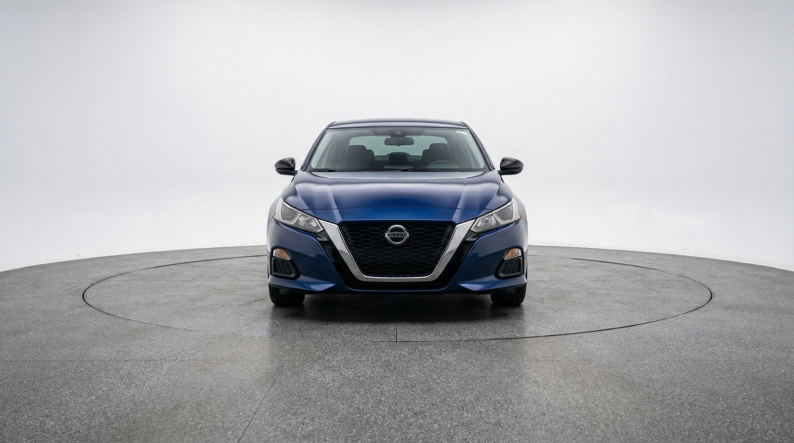 Used 2025 Nissan Altima 2.5 SV image 2