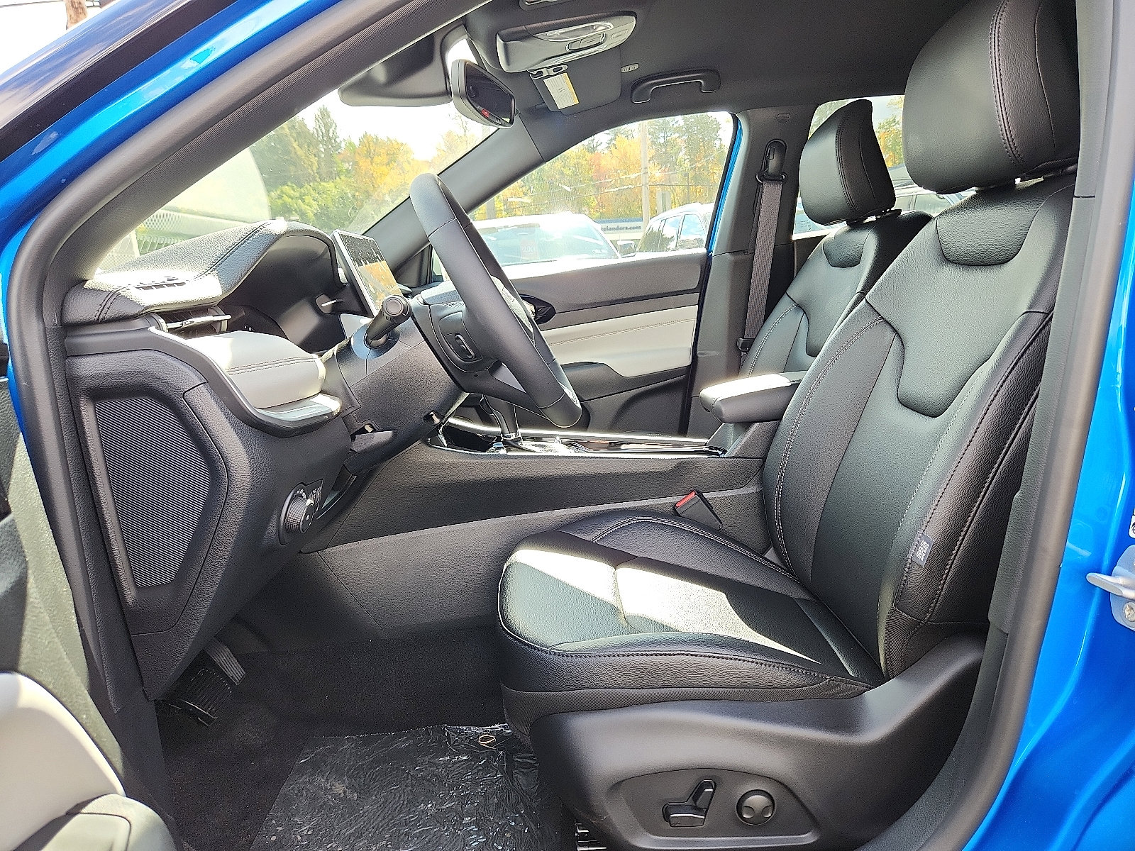 New 2026 Jeep Compass Limited image 9