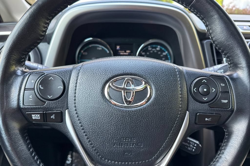 Certified 2018 Toyota RAV4 XLE AWD/4WD image 22