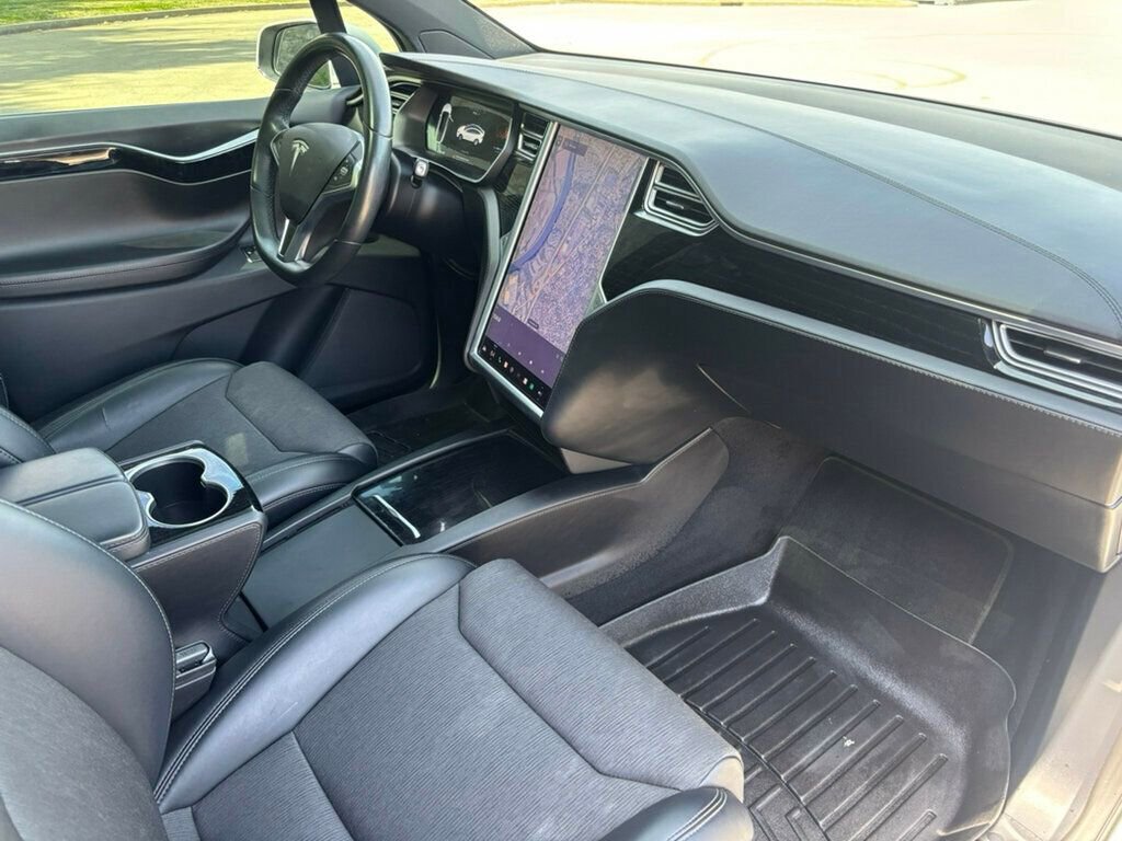 Used 2017 Tesla Model X 75D image 15