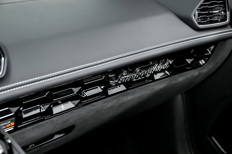 Used 2022 Lamborghini Huracan EVO RWD image 35