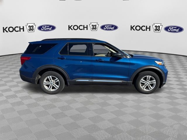 Used 2023 Ford Explorer XLT AWD/4WD image 7