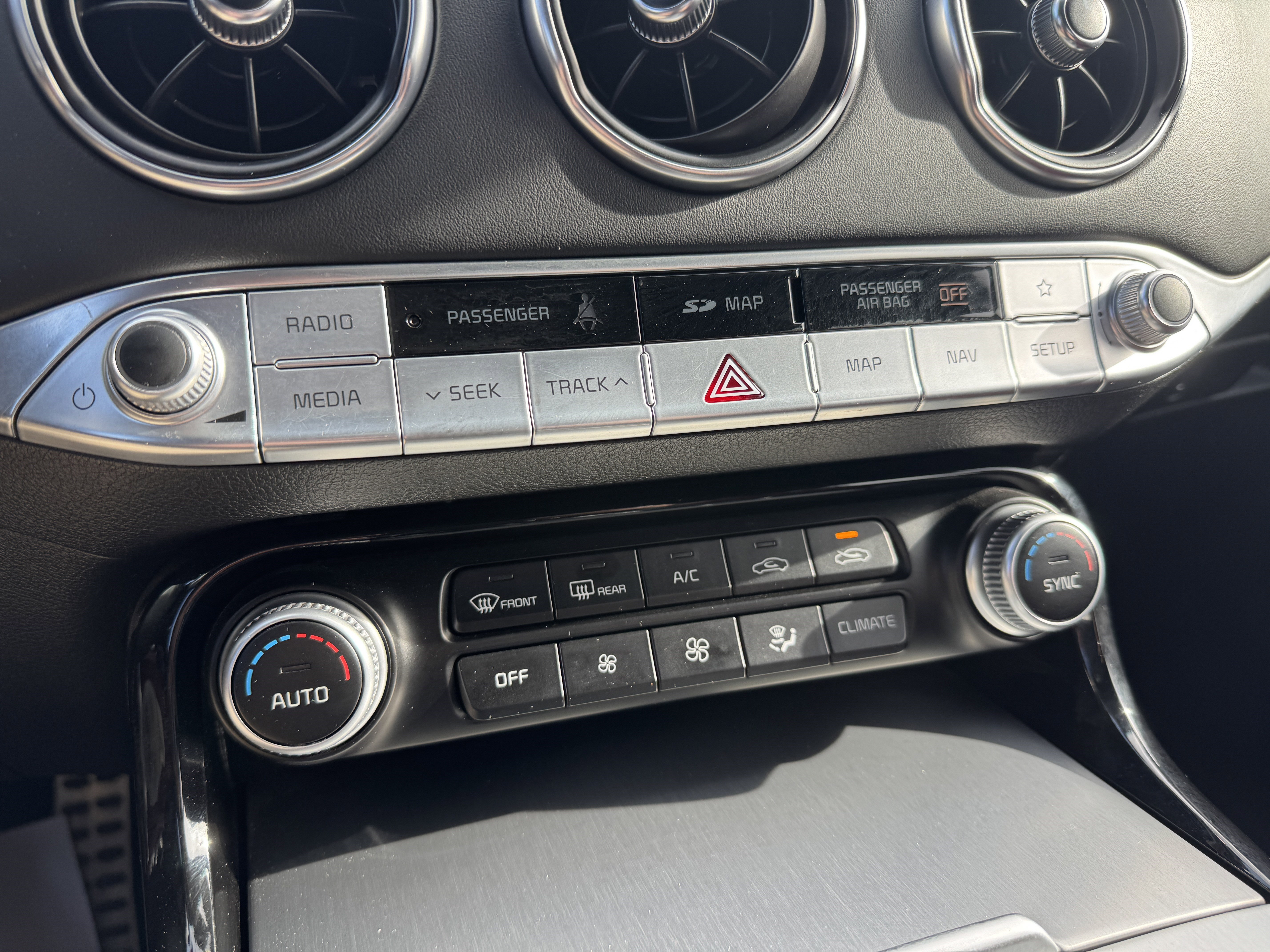 Used 2018 Kia Stinger GT1 image 27