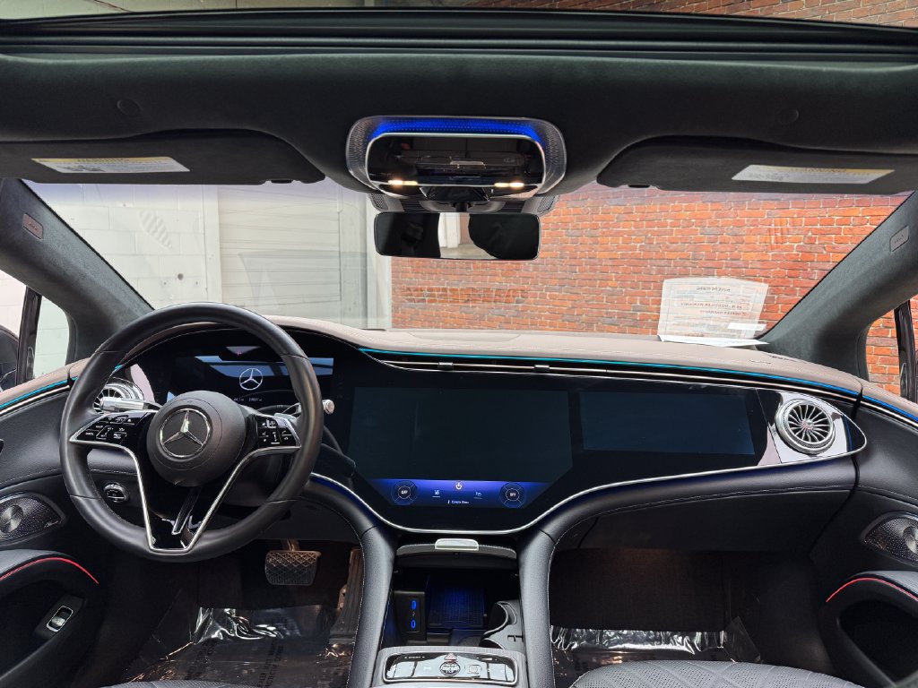 Certified 2023 Mercedes-Benz EQS 580 4MATIC Sedan w/ Exclusive Trim Package image 12