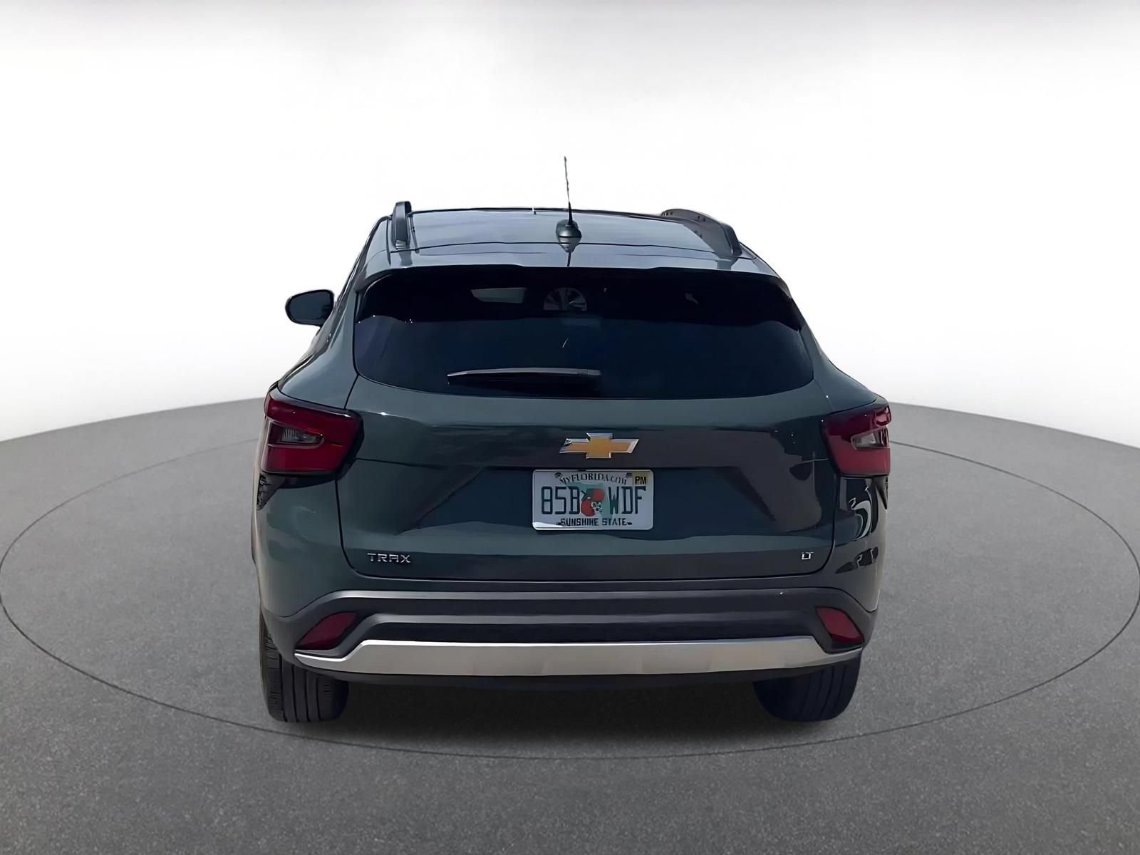 Used 2025 Chevrolet Trax LT FWD image 12