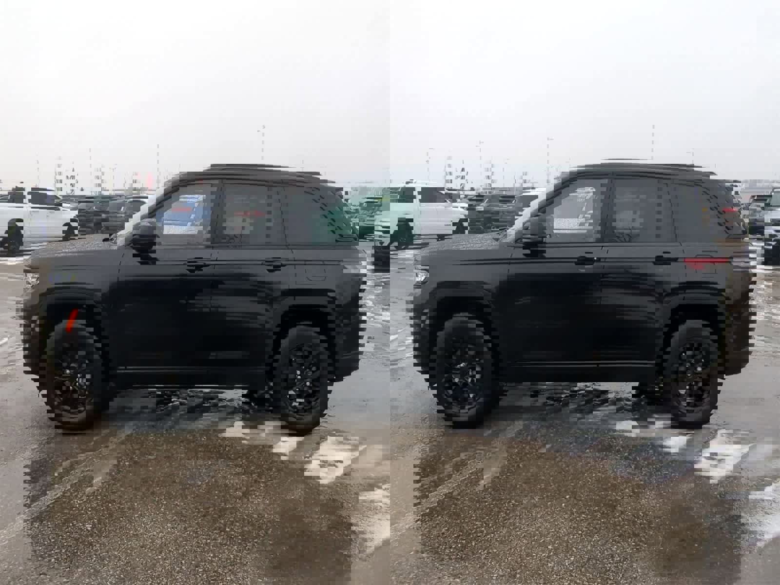 Used 2024 Jeep Grand Cherokee Altitude image 11