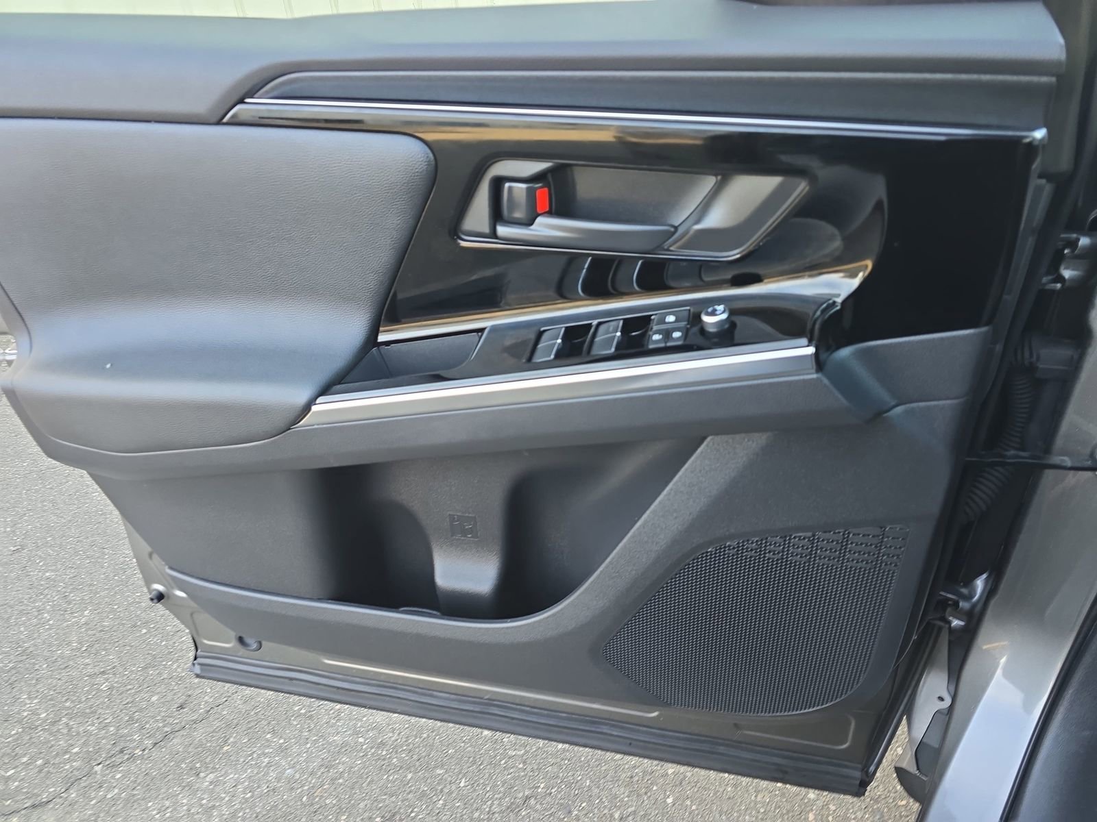 Used 2023 Toyota bZ4X Limited w/ Weather Package image 33