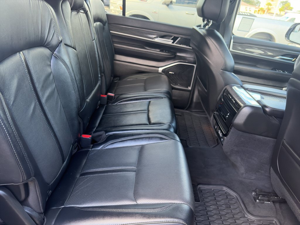 Used 2022 Jeep Wagoneer Series II AWD/4WD image 26