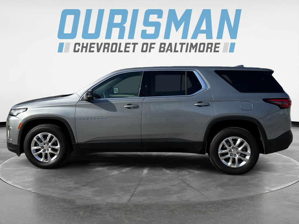 Used 2024 Chevrolet Traverse LS image 3