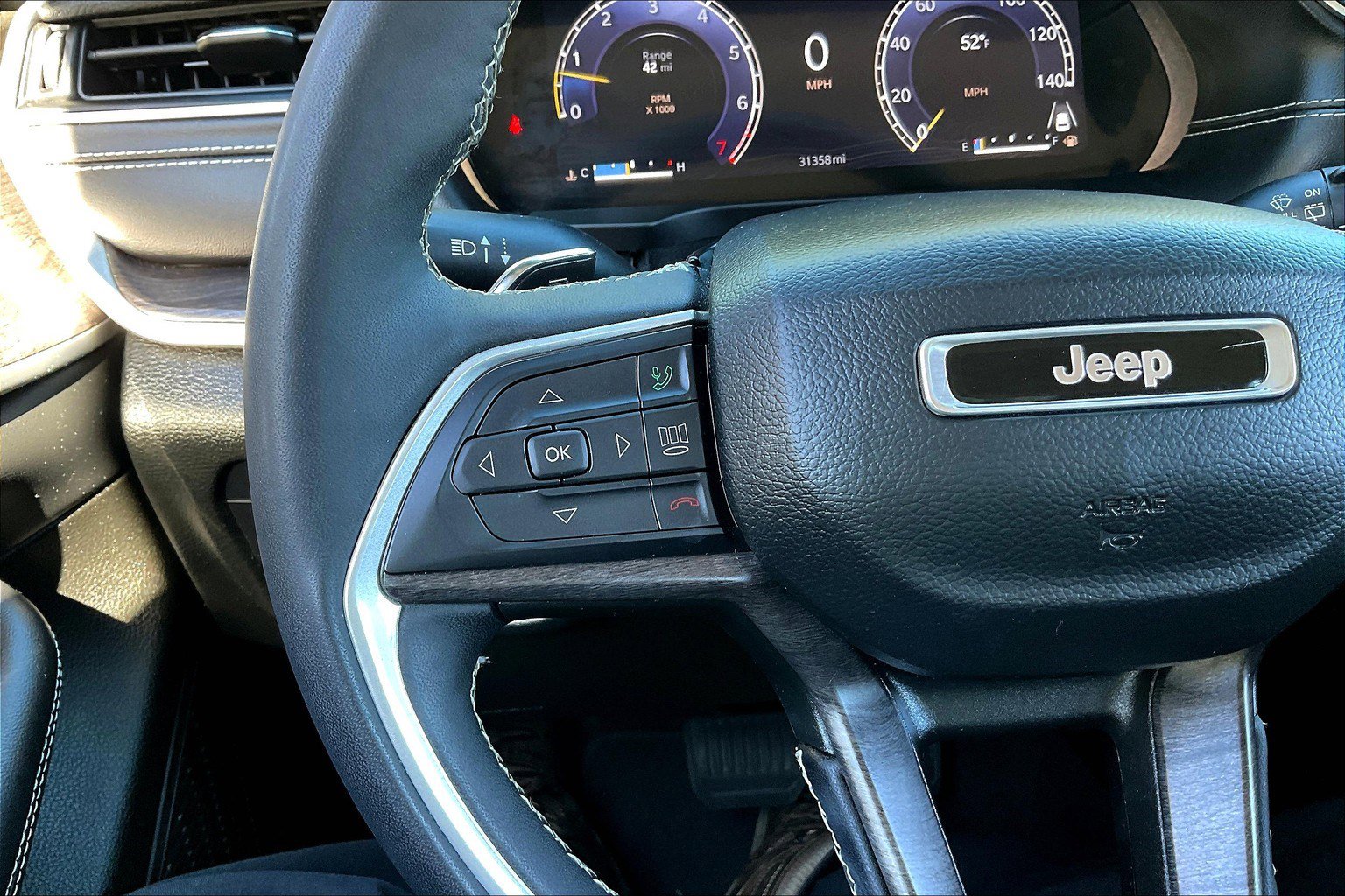 Certified 2023 Jeep Grand Cherokee Limited image 16