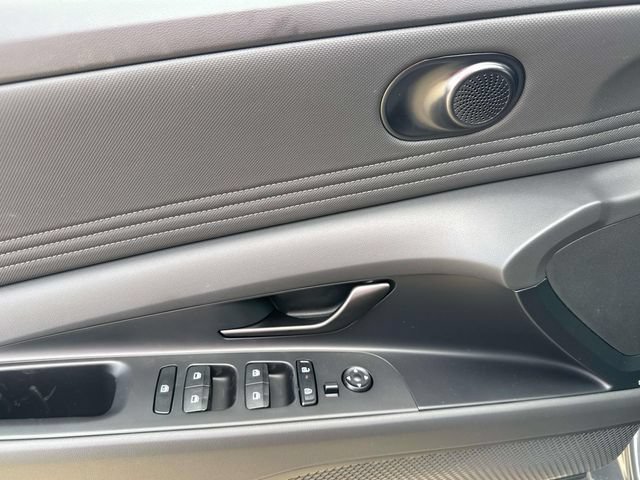 New 2026 Hyundai Elantra SEL FWD image 24