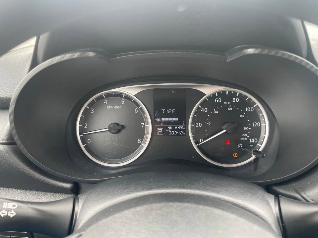 Used 2025 Nissan Versa S FWD image 13