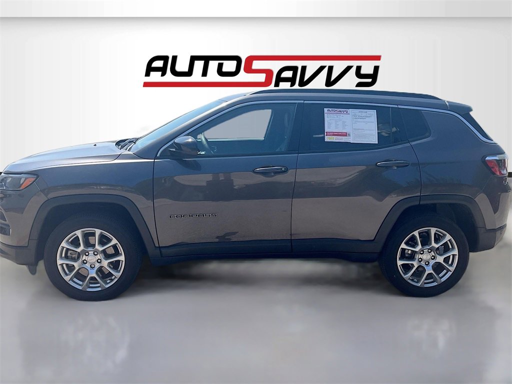 Used 2023 Jeep Compass Latitude image 4