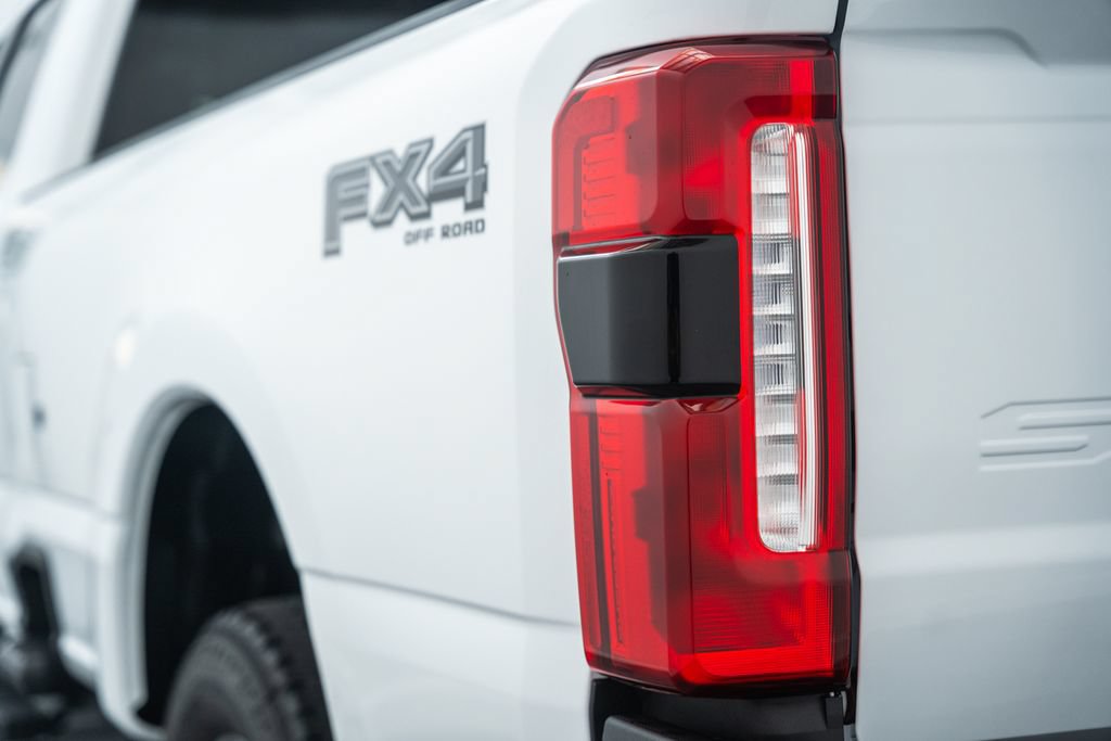 New 2026 Ford F350 XLT w/ XLT Premium Package AWD/4WD image 8