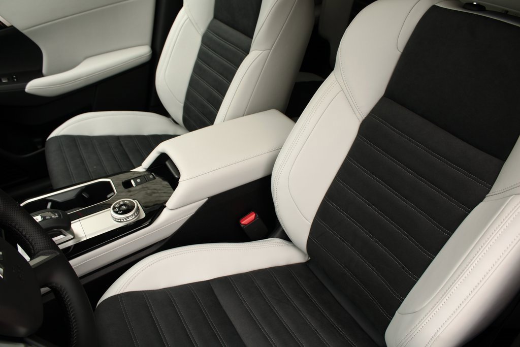 New 2025 Mitsubishi Outlander SE image 5