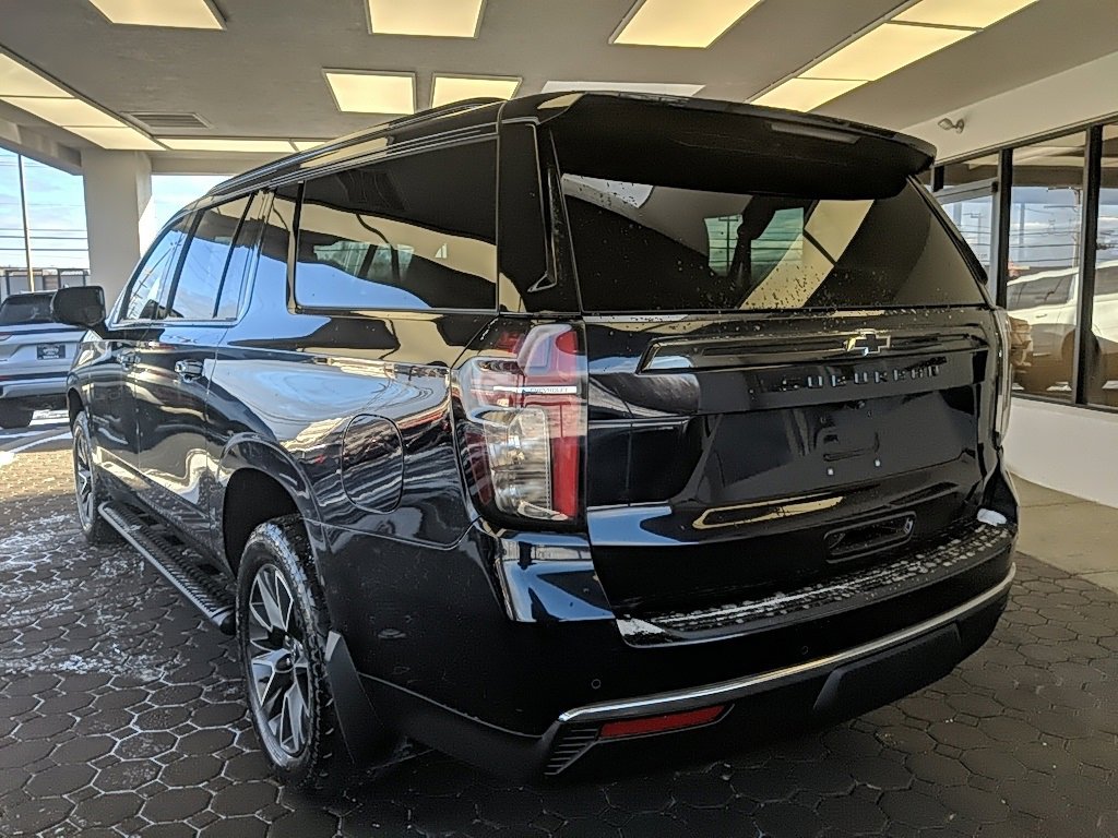 Used 2022 Chevrolet Suburban Z71 w/ Luxury Package image 10