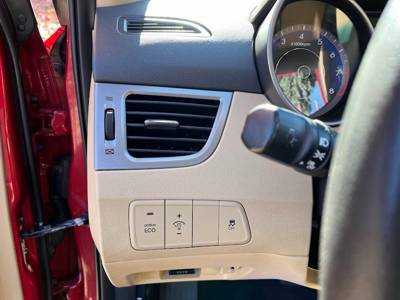 Used 2013 Hyundai Elantra GLS w/ Preferred Pkg image 11