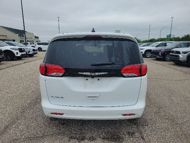 Used 2023 Chrysler Voyager LX FWD image 24