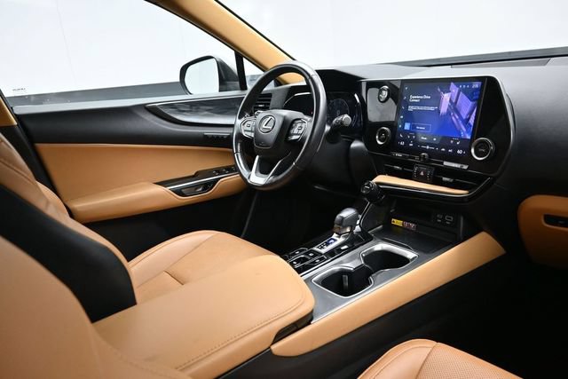 Used 2025 Lexus NX 250 FWD w/ Accessory Package (Z1) image 12