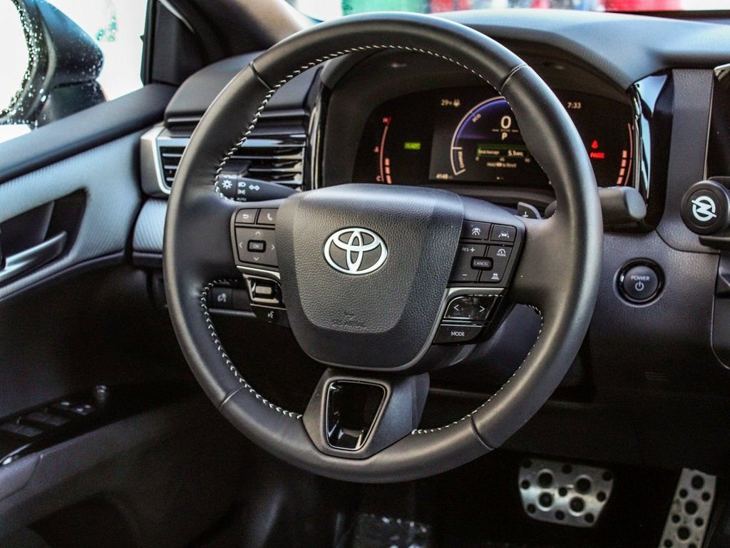 Used 2025 Toyota Camry SE image 23