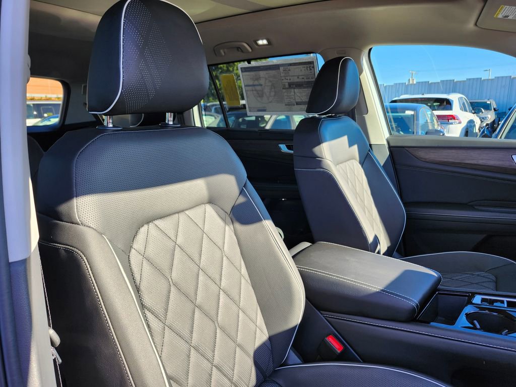 New 2026 Volkswagen Atlas SEL Premium R-Line image 16