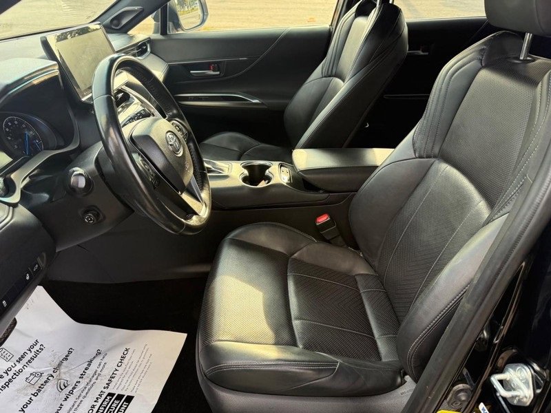 Used 2021 Toyota Venza XLE w/ Softex Package image 16