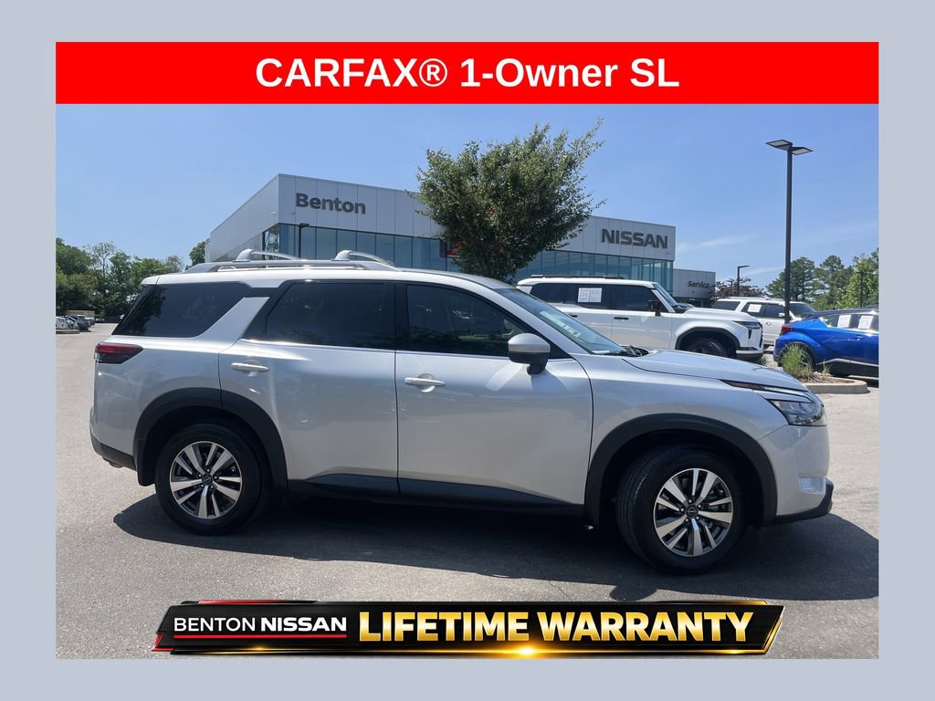 Used 2025 Nissan Pathfinder SL FWD image 1