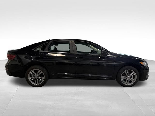 Used 2024 Volkswagen Jetta SE FWD image 8