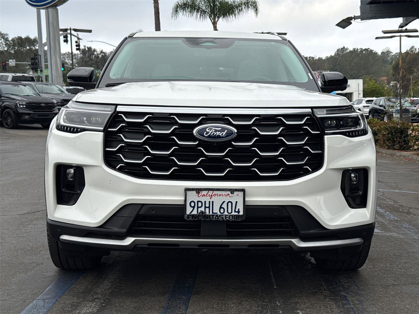 Certified 2025 Ford Explorer Platinum w/ Ultimate Package AWD/4WD image 5