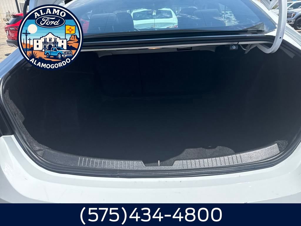 Used 2022 Chevrolet Malibu LT image 14