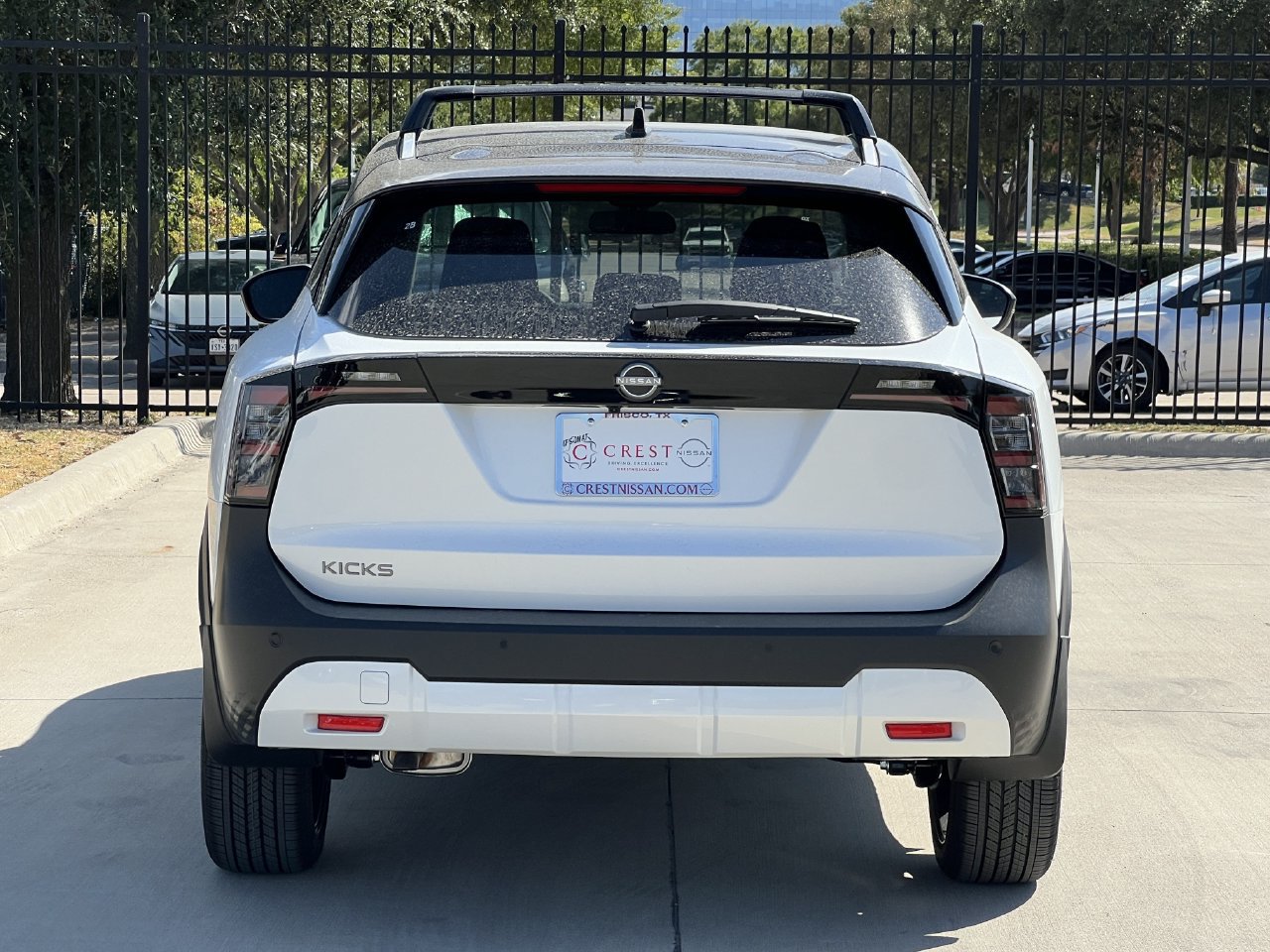 New 2027 Nissan Kicks SR FWD image 5
