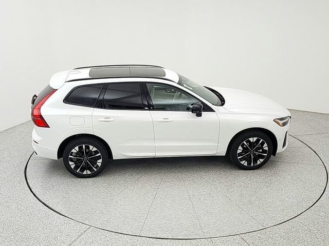 New 2026 Volvo XC90 T8 Plus w/ Protection Package AWD/4WD image 16